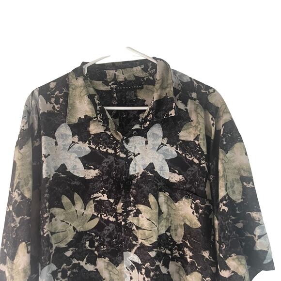 Manhattan Men's Size 2X Floral Hawaiian Black Button Up - Picture 2 of 7